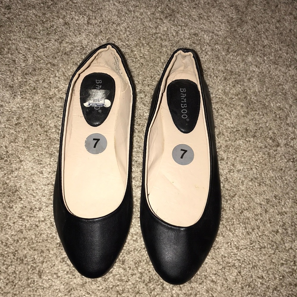 Flat shoes